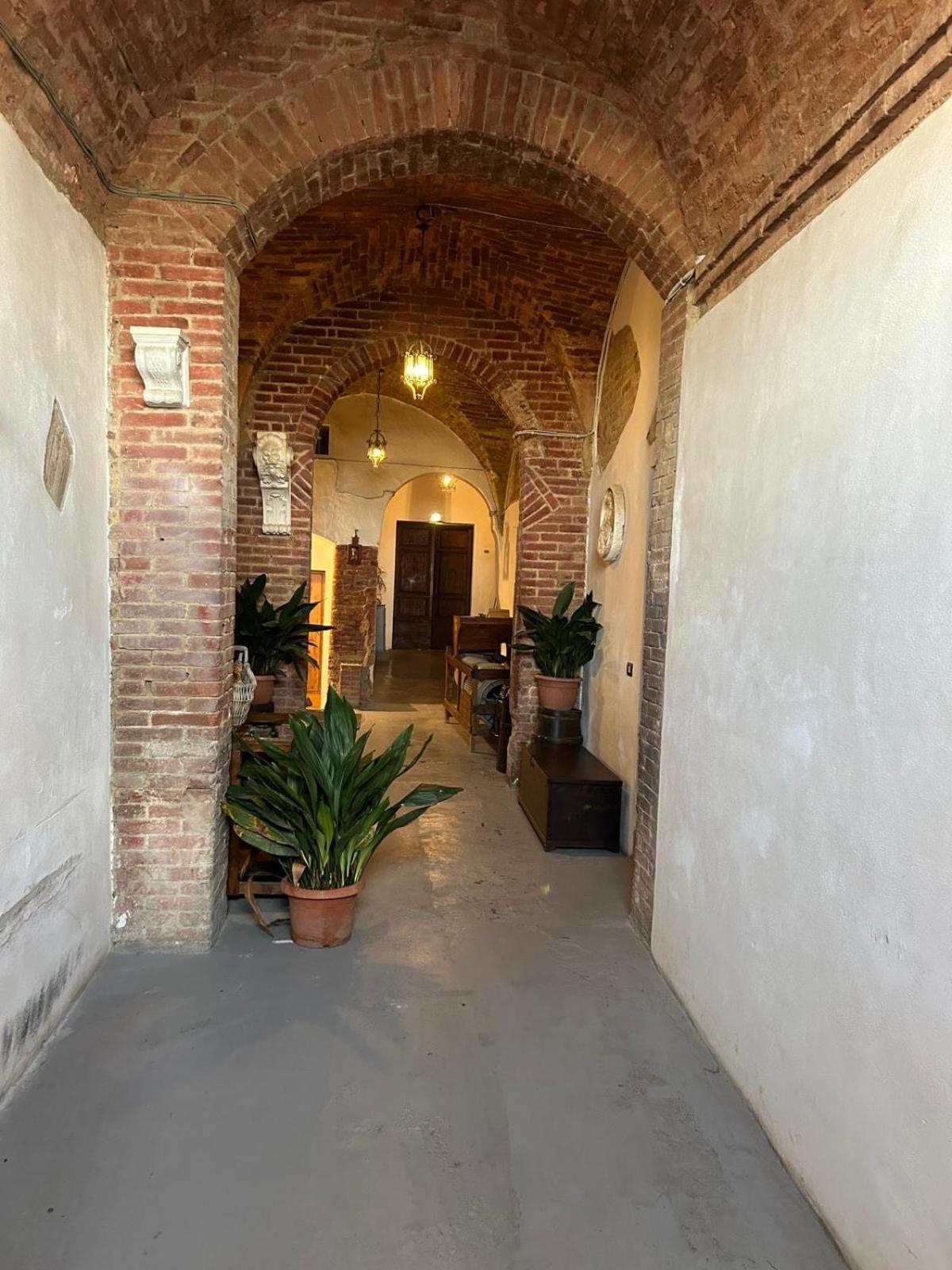 Loft Vicolo Di Vallepiatta 2 Min Piazza Del Campo Con Parcheggio Siena Exterior photo