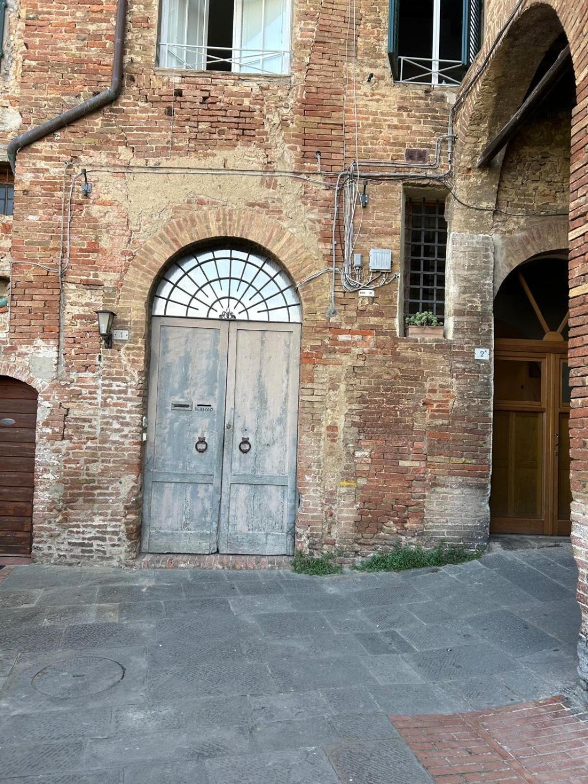 Loft Vicolo Di Vallepiatta 2 Min Piazza Del Campo Con Parcheggio Siena Exterior photo